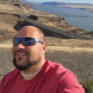 Meet your Posher, Dustin